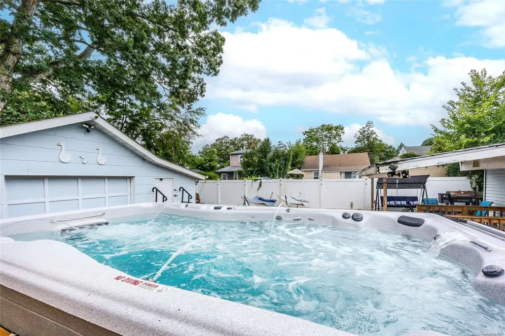 22 Cherokee Drive Bay Shore NY 11706