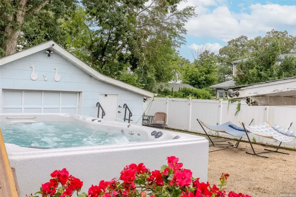 22 Cherokee Drive Bay Shore NY 11706