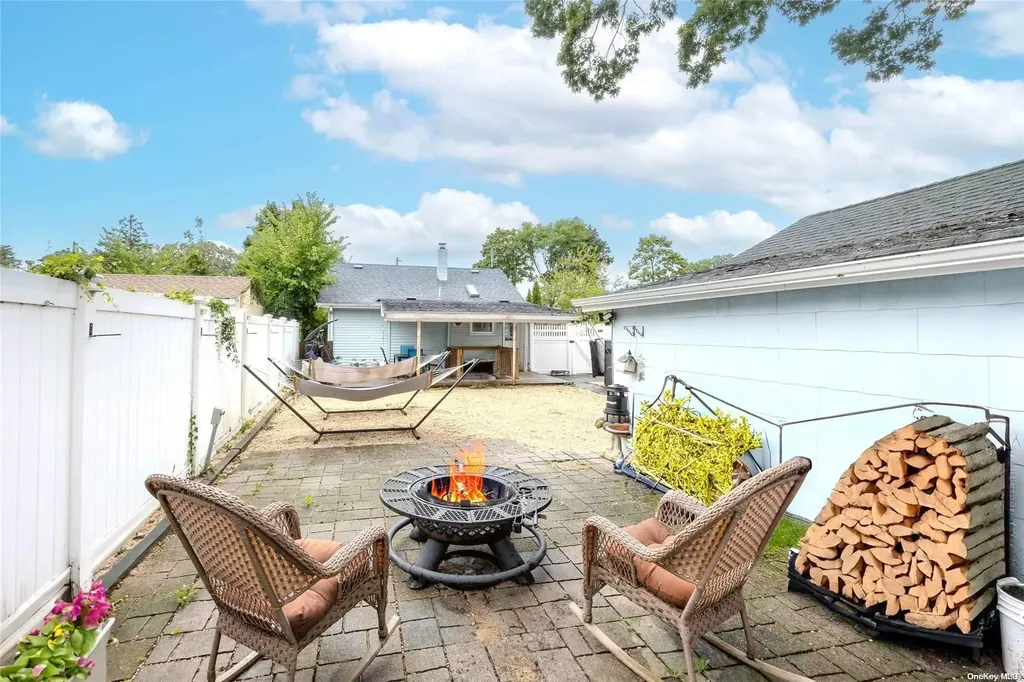 22 Cherokee Drive Bay Shore NY 11706