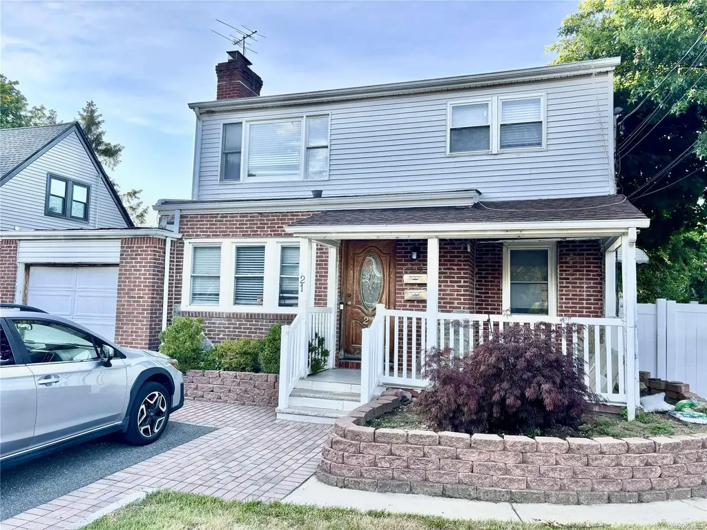21 Linden Road Valley Stream NY 11580