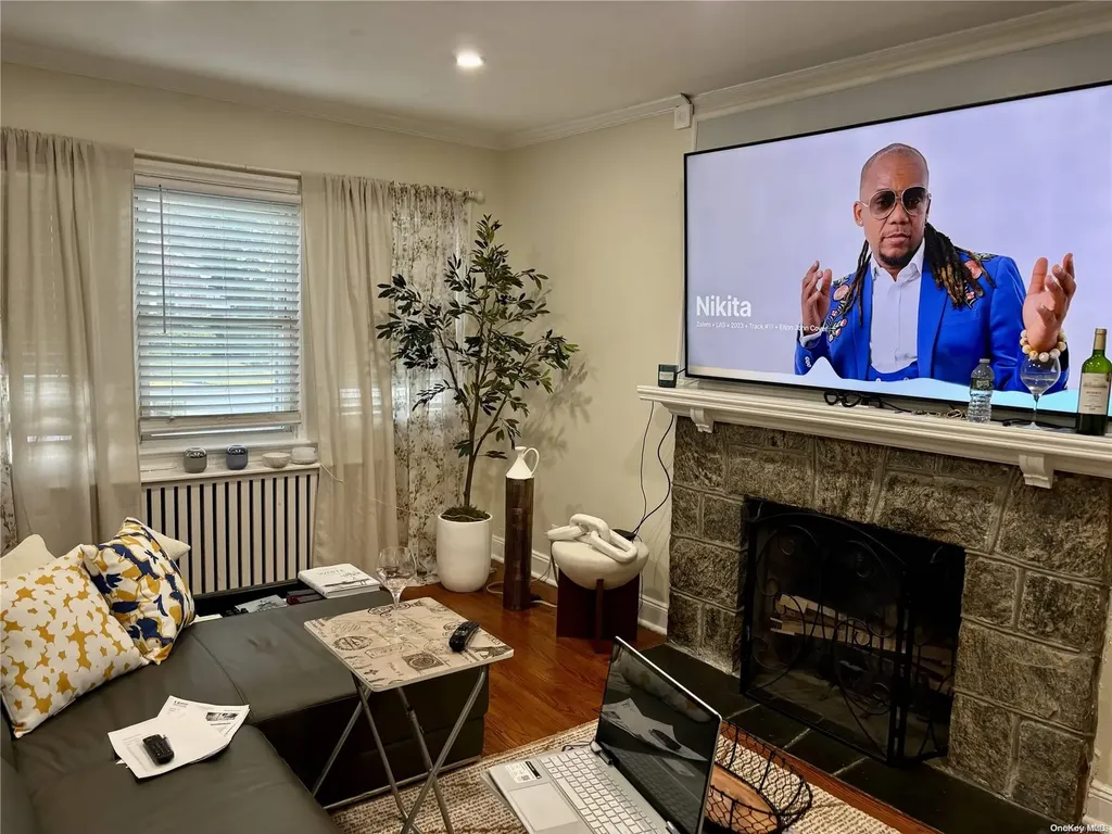 21 Linden Road Valley Stream NY 11580