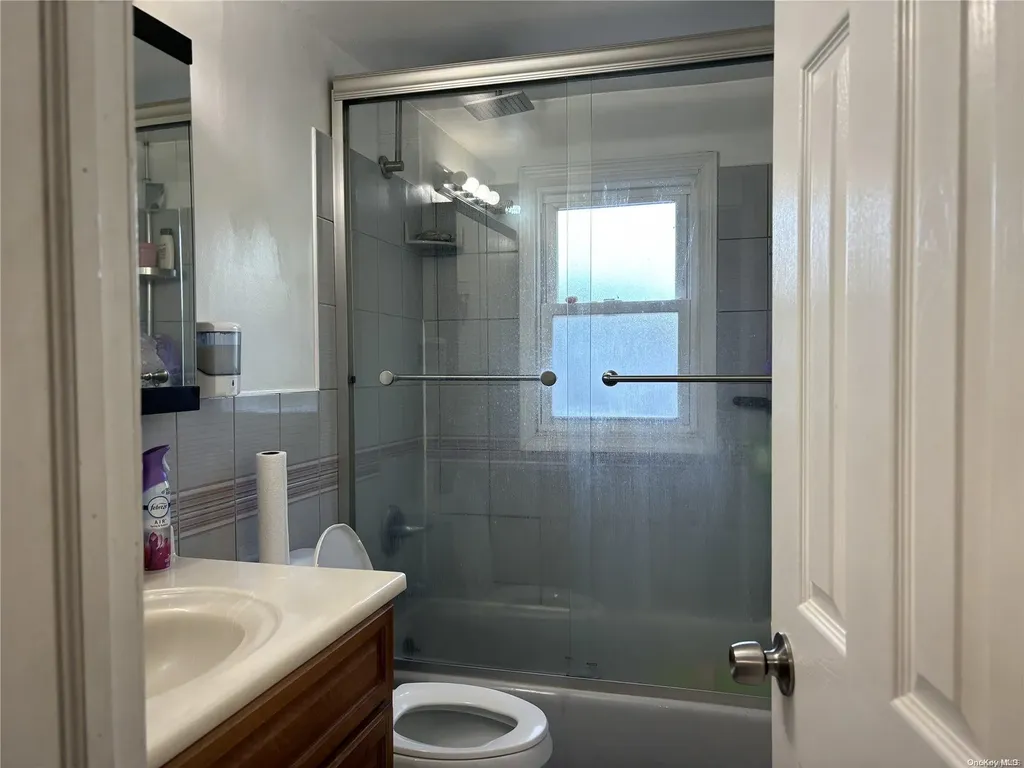 21 Linden Road Valley Stream NY 11580