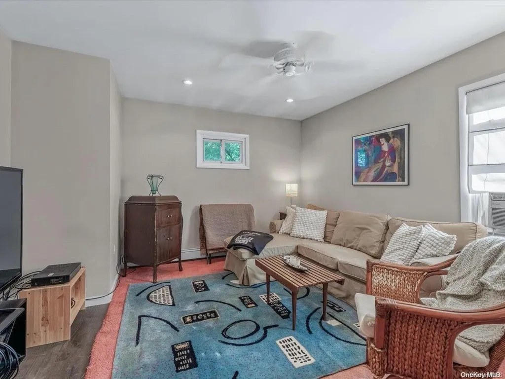 47 Island Street Plainview NY 11803
