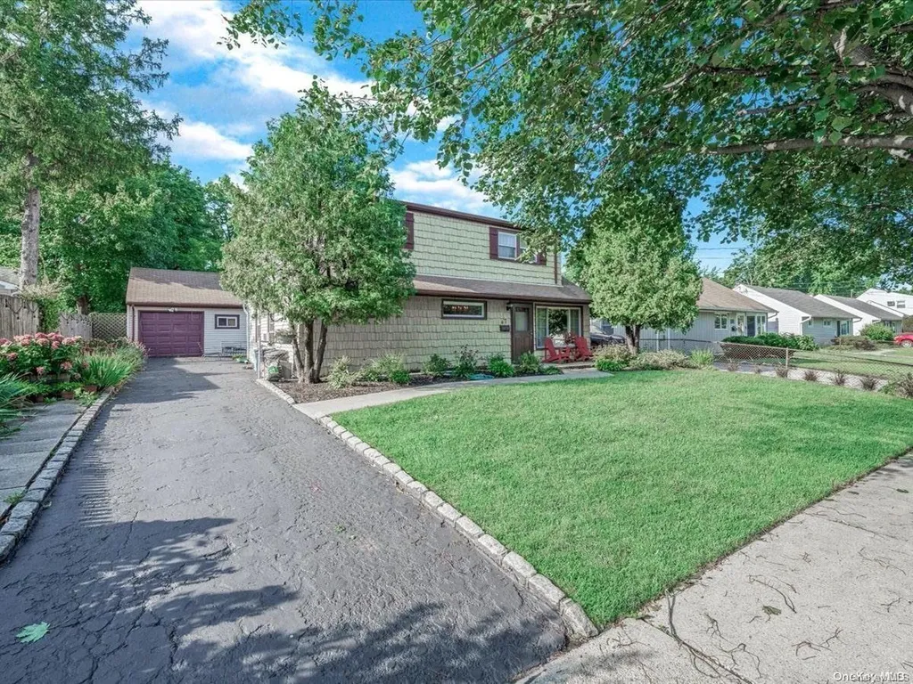 47 Island Street Plainview NY 11803