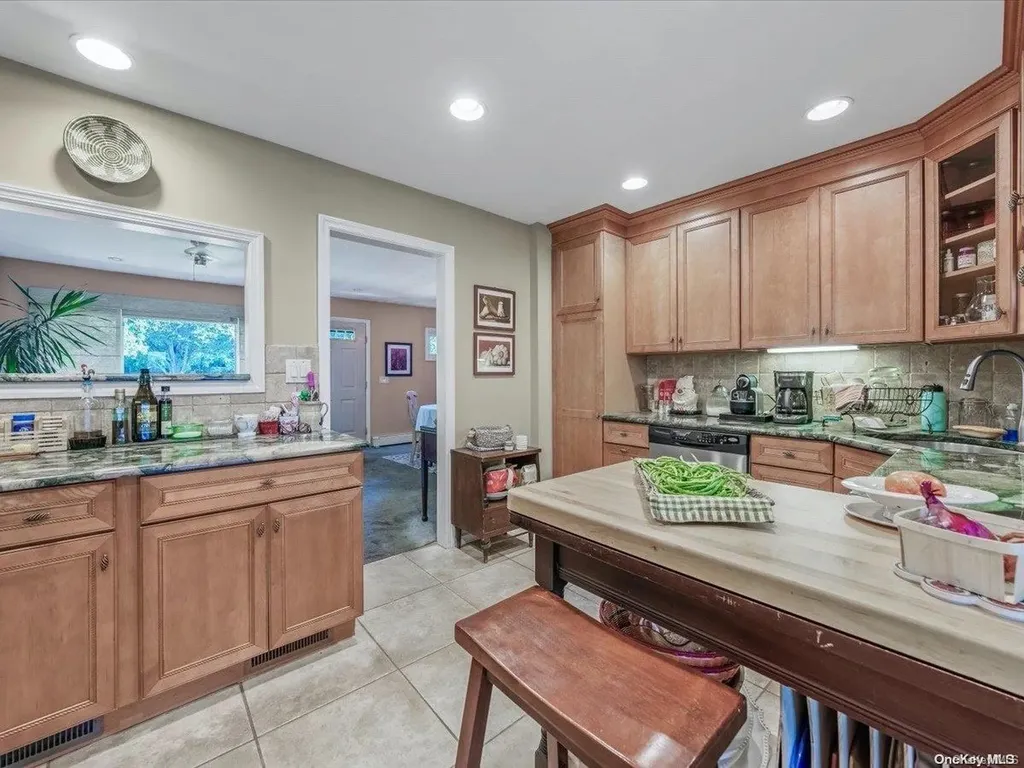 47 Island Street Plainview NY 11803