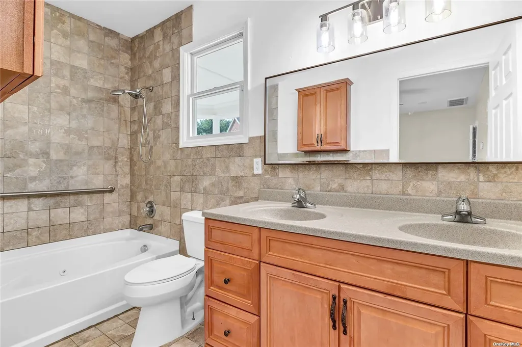 49 Windcrest Drive Manorville NY 11949