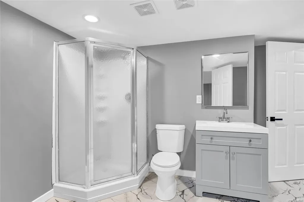 49 Windcrest Drive Manorville NY 11949
