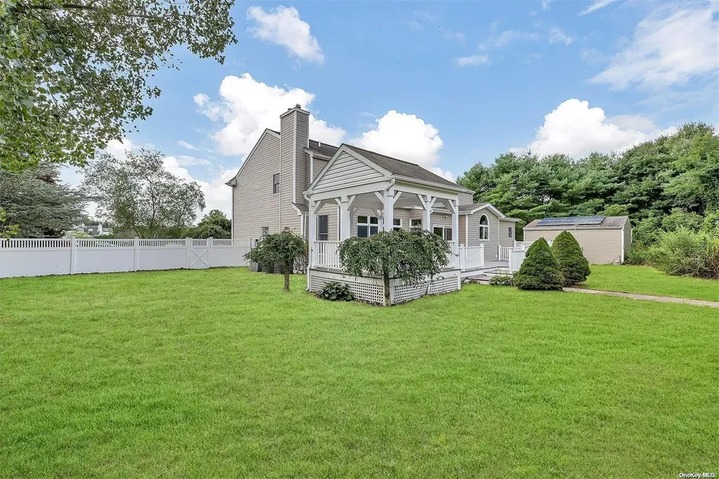 49 Windcrest Drive Manorville NY 11949