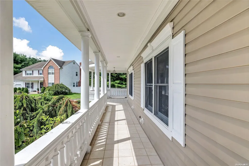 49 Windcrest Drive Manorville NY 11949