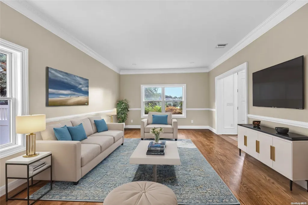 49 Windcrest Drive Manorville NY 11949