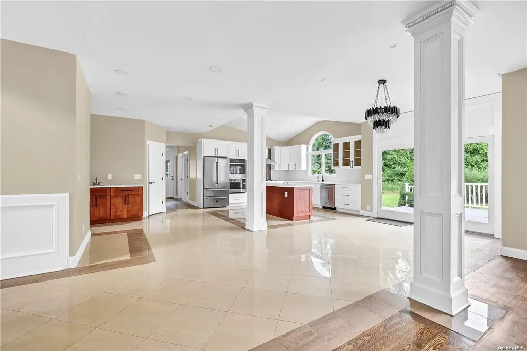 49 Windcrest Drive Manorville NY 11949