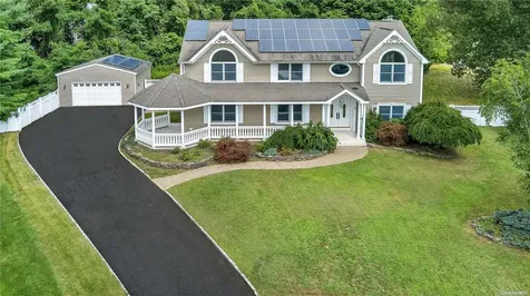 49 Windcrest Drive Manorville NY 11949