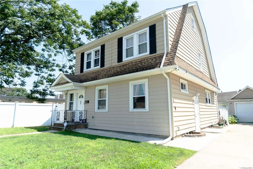 66 Willow Avenue Hempstead NY 11550
