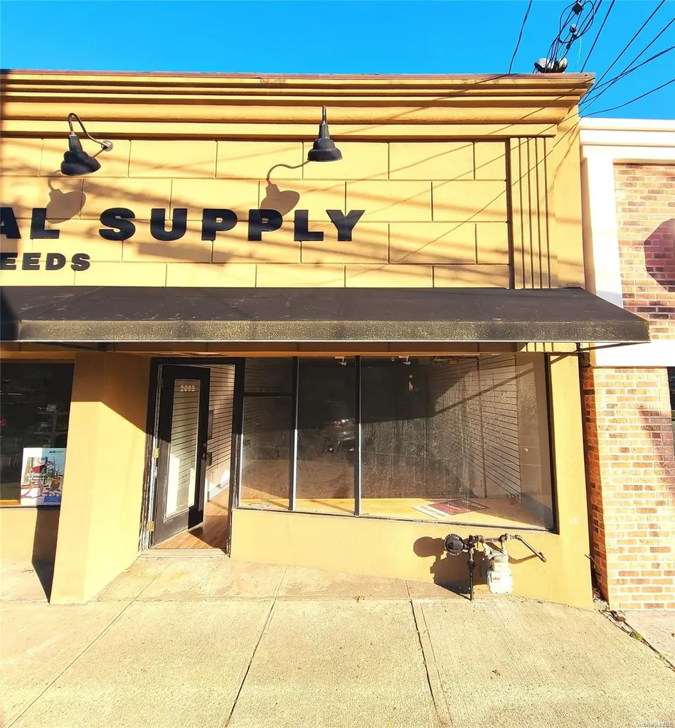 2095 Wantagh Avenue Wantagh NY 11793