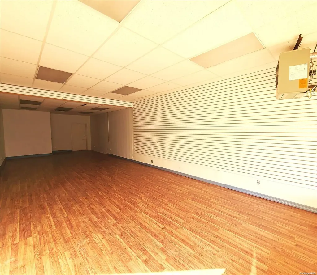 2095 Wantagh Avenue Wantagh NY 11793