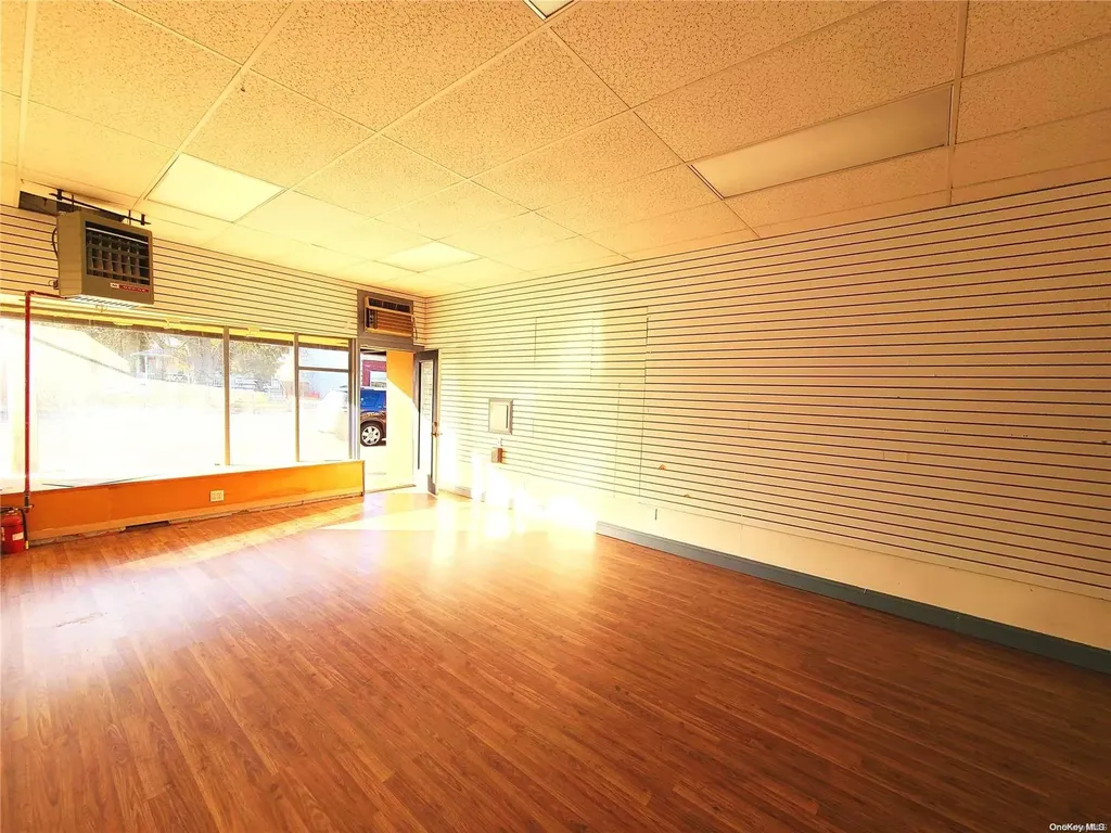 2095 Wantagh Avenue Wantagh NY 11793