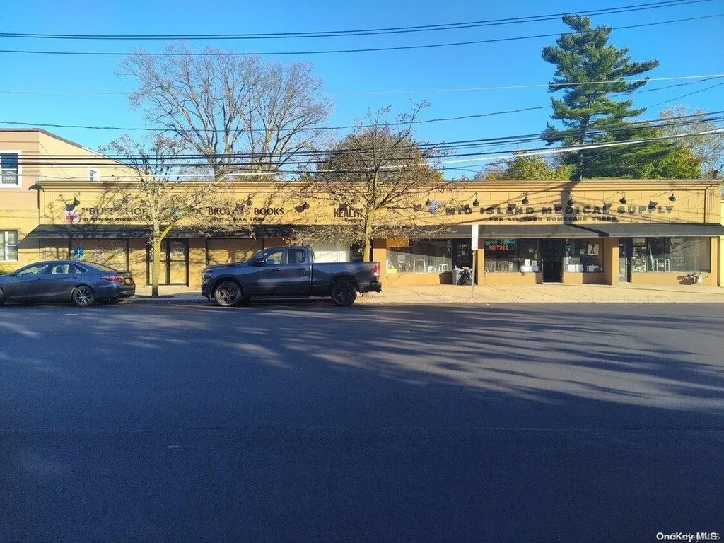 2095 Wantagh Avenue Wantagh NY 11793
