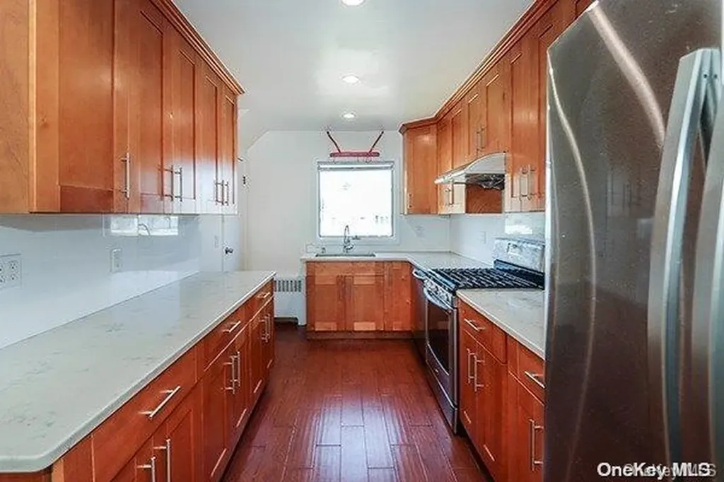 21 Island Street Plainview NY 11803