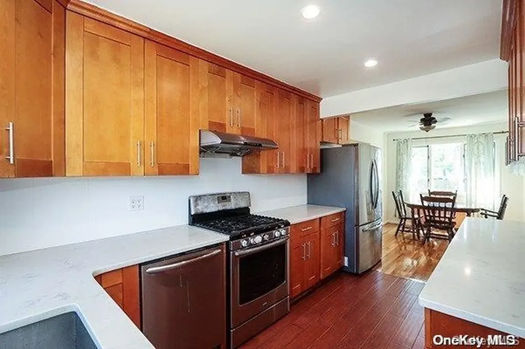 21 Island Street Plainview NY 11803