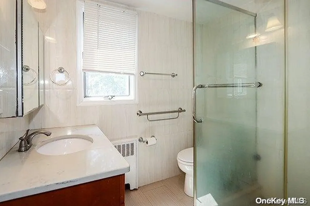 21 Island Street Plainview NY 11803
