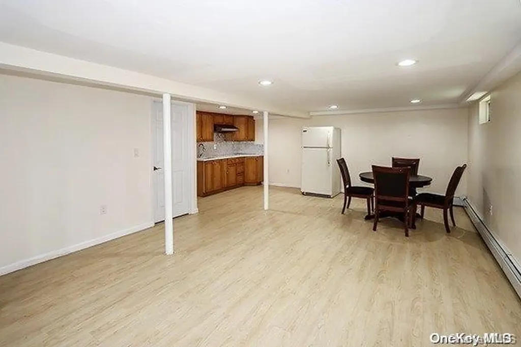 21 Island Street Plainview NY 11803