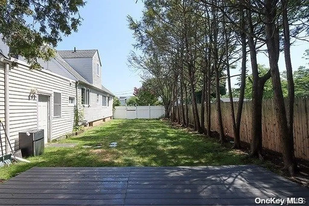 21 Island Street Plainview NY 11803