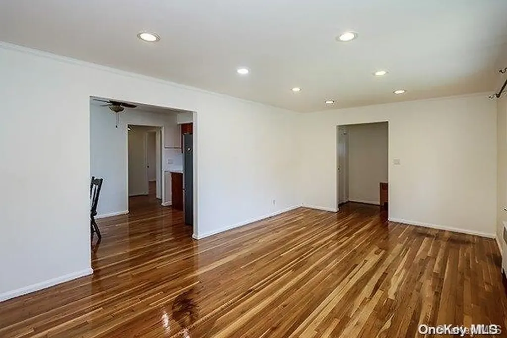 21 Island Street Plainview NY 11803