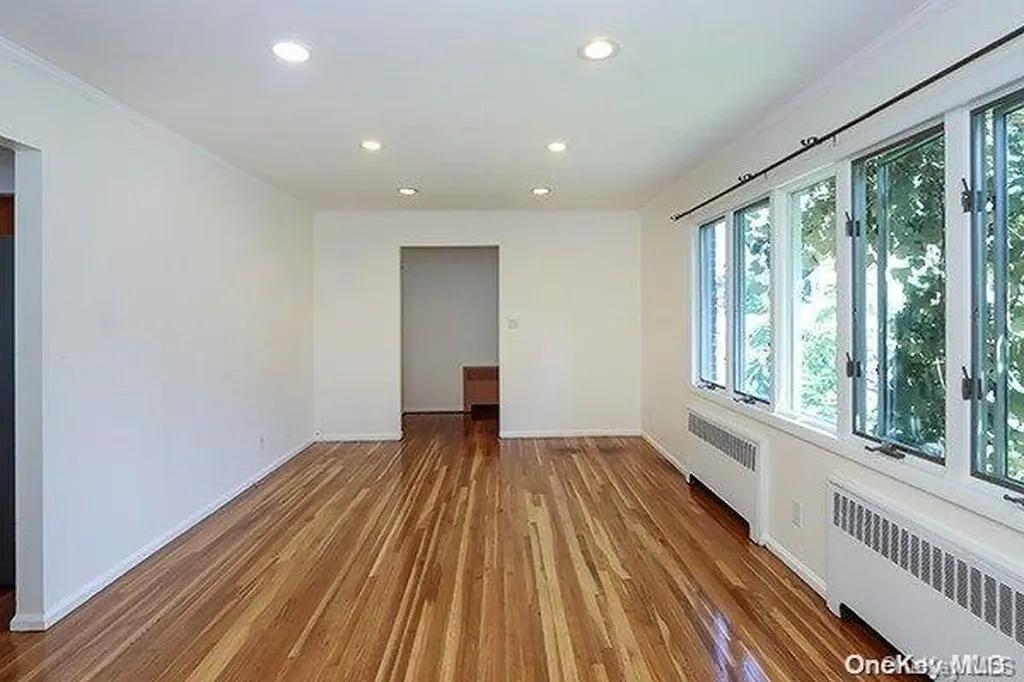 21 Island Street Plainview NY 11803