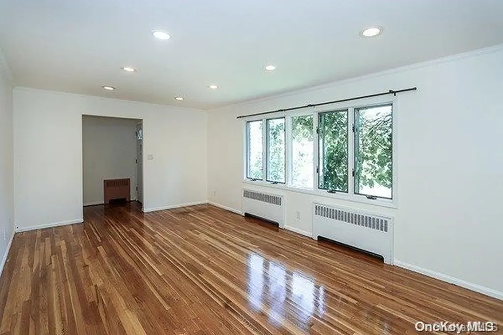 21 Island Street Plainview NY 11803