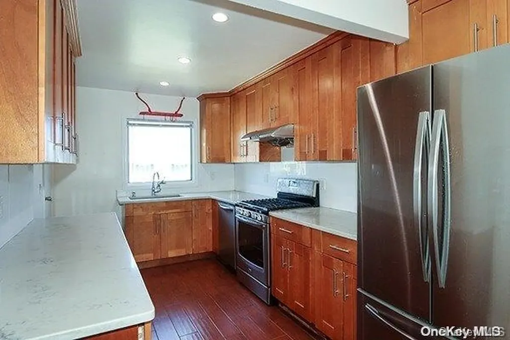 21 Island Street Plainview NY 11803