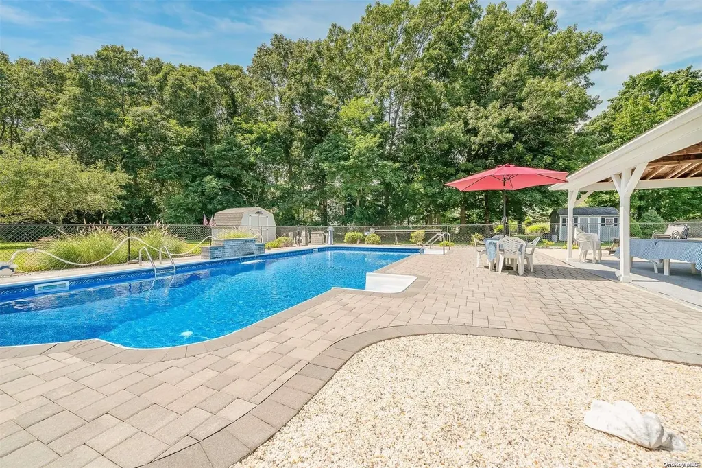 10 Chapman Boulevard East Moriches NY 11940