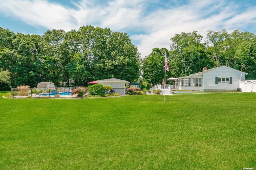 10 Chapman Boulevard East Moriches NY 11940