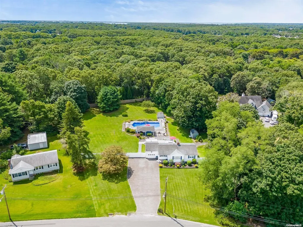 10 Chapman Boulevard East Moriches NY 11940
