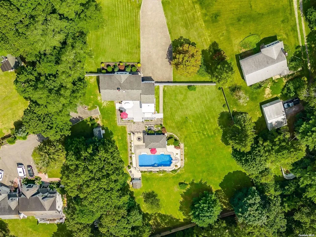 10 Chapman Boulevard East Moriches NY 11940