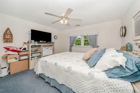 10 Chapman Boulevard East Moriches NY 11940