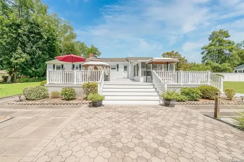 10 Chapman Boulevard East Moriches NY 11940