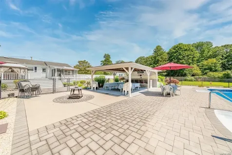 10 Chapman Boulevard East Moriches NY 11940