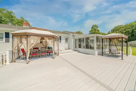 10 Chapman Boulevard East Moriches NY 11940