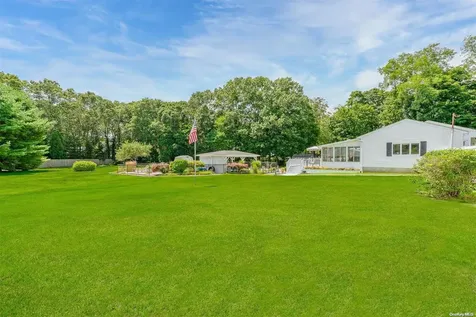 10 Chapman Boulevard East Moriches NY 11940