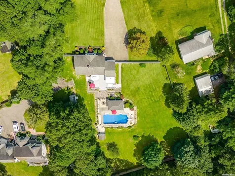 10 Chapman Boulevard East Moriches NY 11940