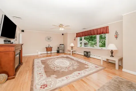 10 Chapman Boulevard East Moriches NY 11940