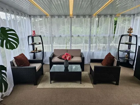 124 Village Circle W Manorville NY 11949