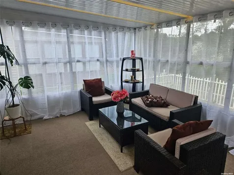 124 Village Circle W Manorville NY 11949