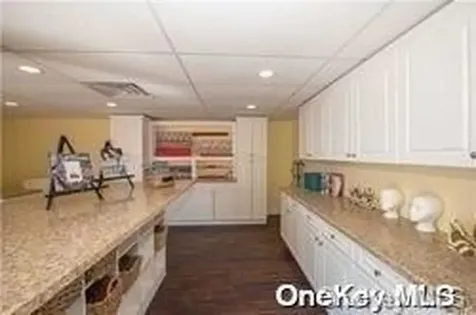 124 Village Circle W Manorville NY 11949