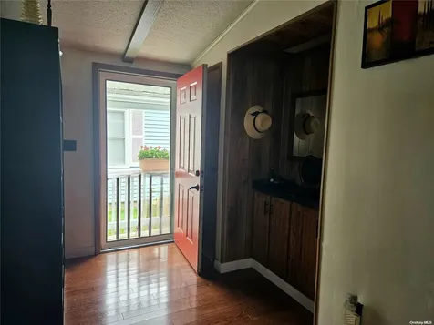 124 Village Circle W Manorville NY 11949