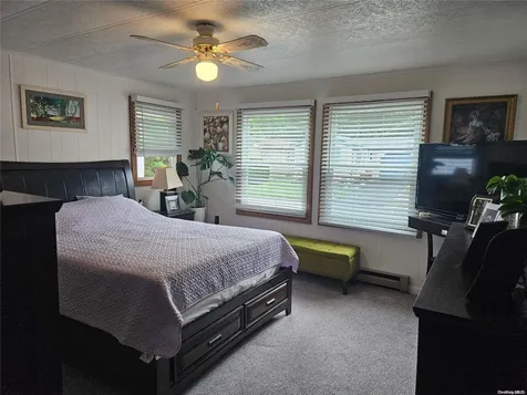 124 Village Circle W Manorville NY 11949