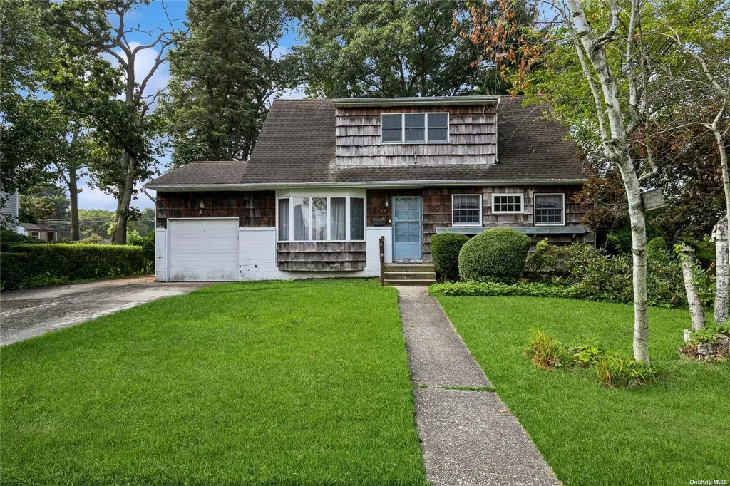 16 Wayne Place Commack NY 11725
