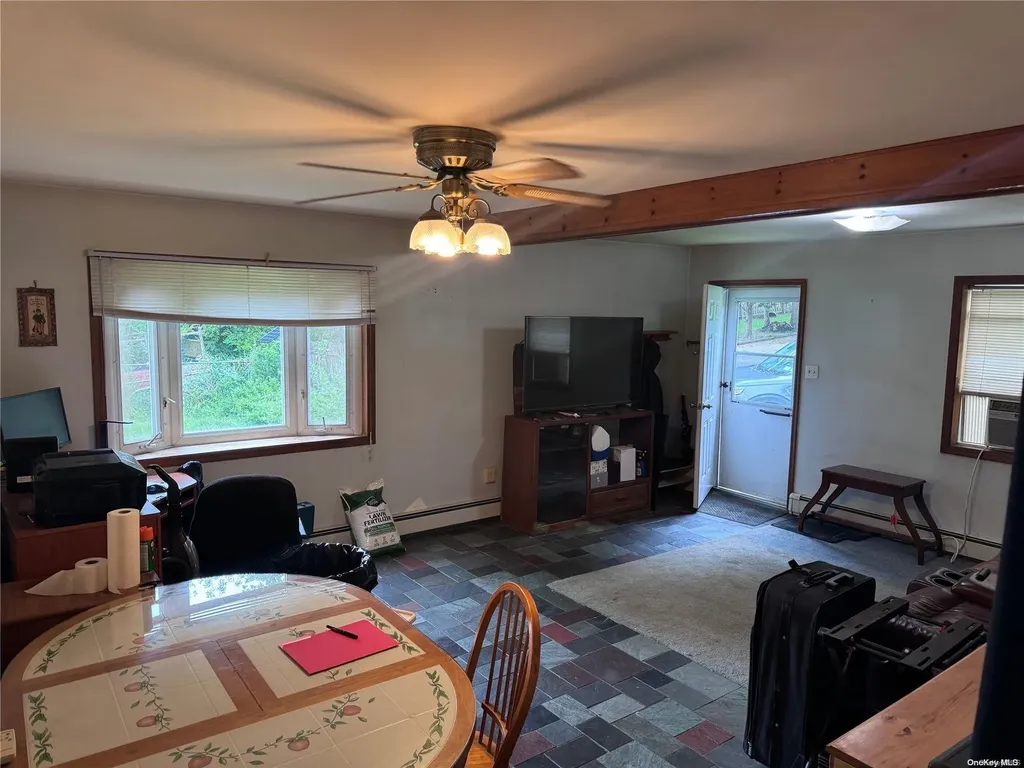 16 Mills Path Ronkonkoma NY 11779