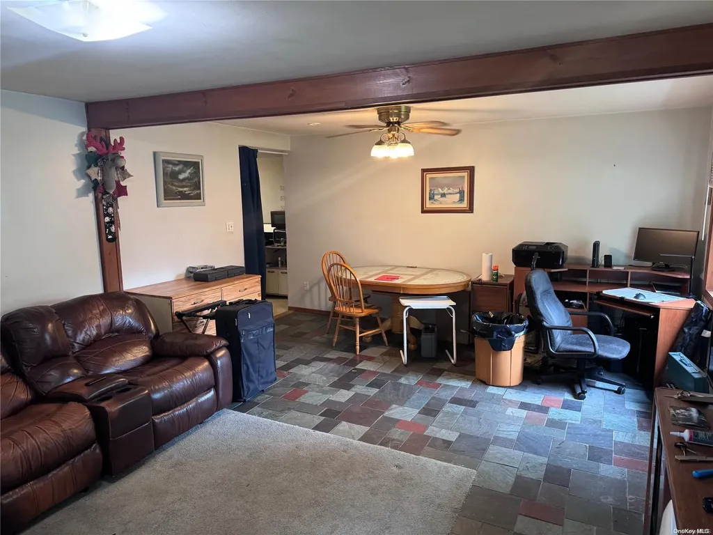16 Mills Path Ronkonkoma NY 11779