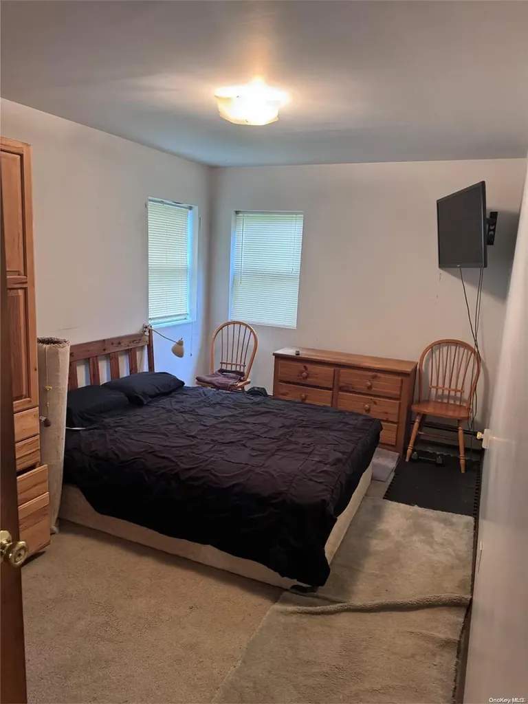 16 Mills Path Ronkonkoma NY 11779
